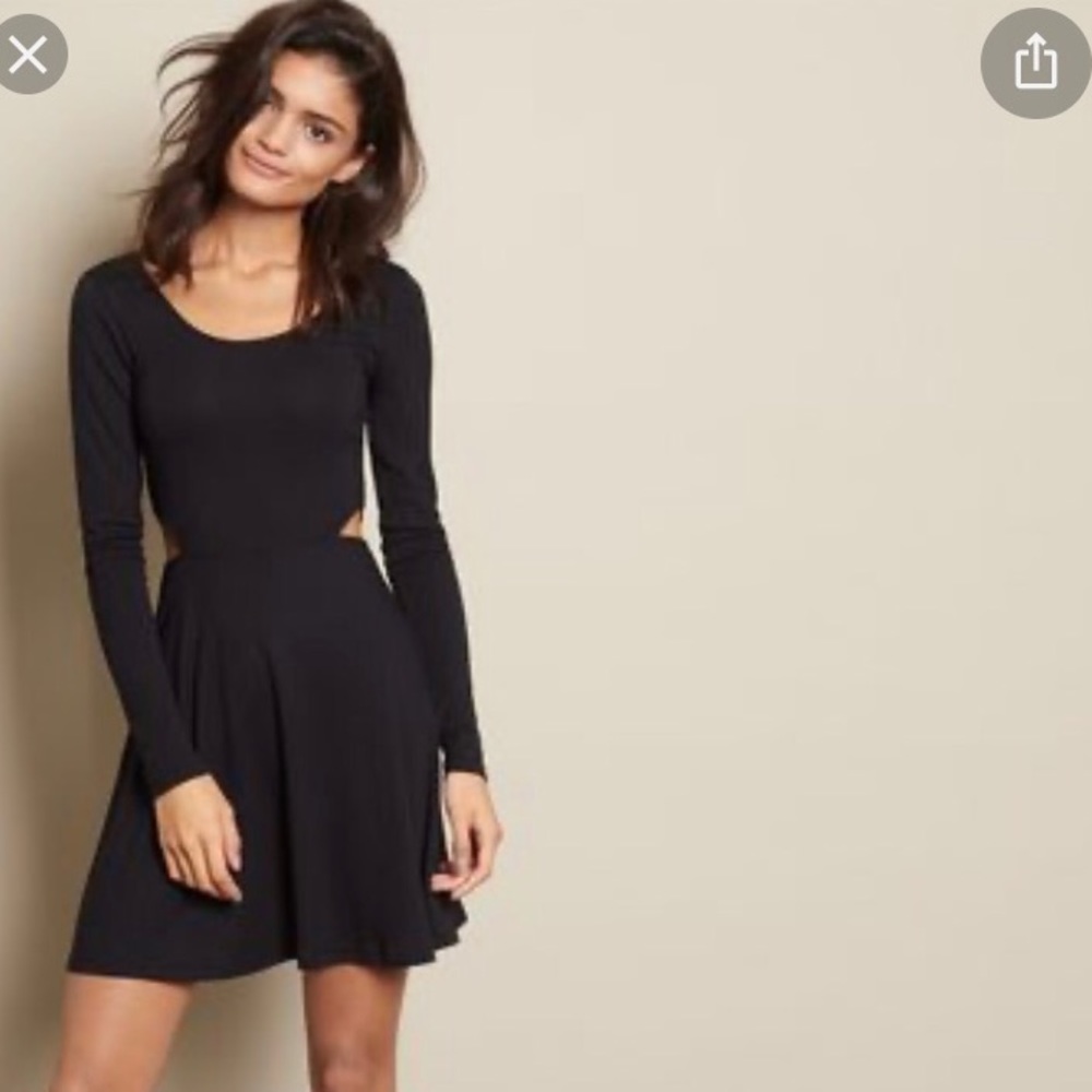 Super cute dress with side cut-outs
